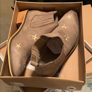 NEVER WORN! New in box! CHELSEA BOOTIE